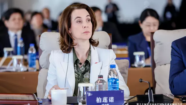 新闻图1-威立雅CEO六个月三度访华 深耕中国市场